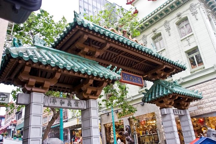 Chinatown and North Beach Night Walking Tour